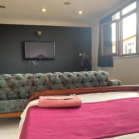 Petek Hotel